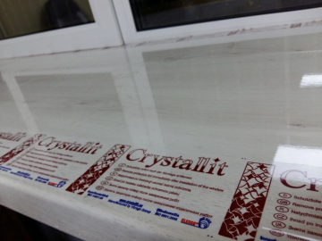 Подоконнки Crystallit. Цвет "Белый дуб" — фото в интерьере, ОкнамагПРО