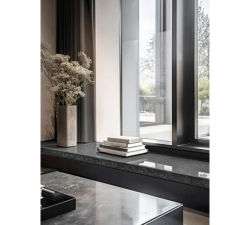 Подоконник из литьевого мрамора K210 200x1800 мм в чёрном цвете с серебристыми вкраплениями