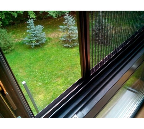 Москитная сетка Плиссе с белым профилем и защитой от мошек